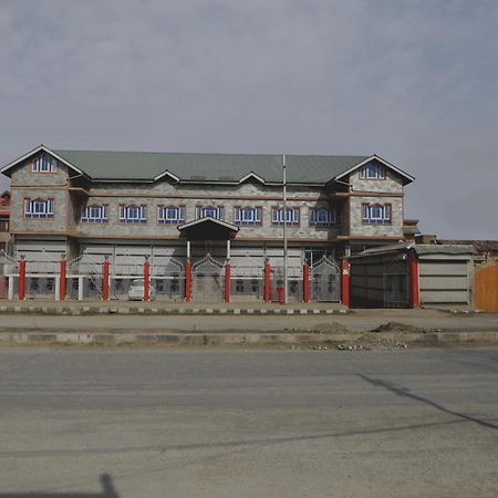 Capital O Sobo Central Srīnagar Dış mekan fotoğraf