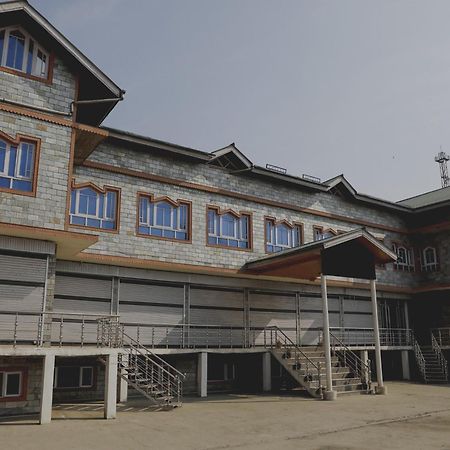 Capital O Sobo Central Srīnagar Dış mekan fotoğraf