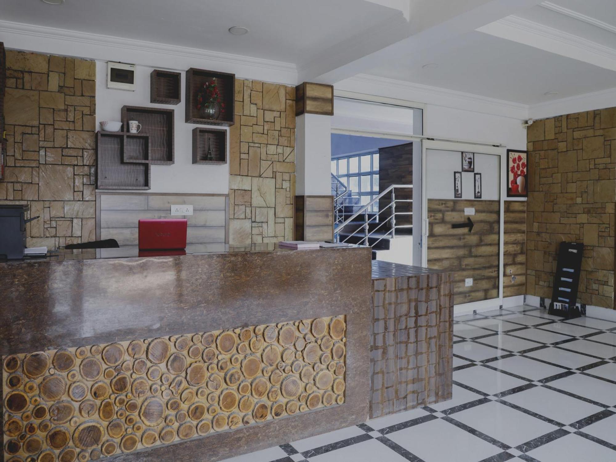 Capital O Sobo Central Srīnagar Dış mekan fotoğraf